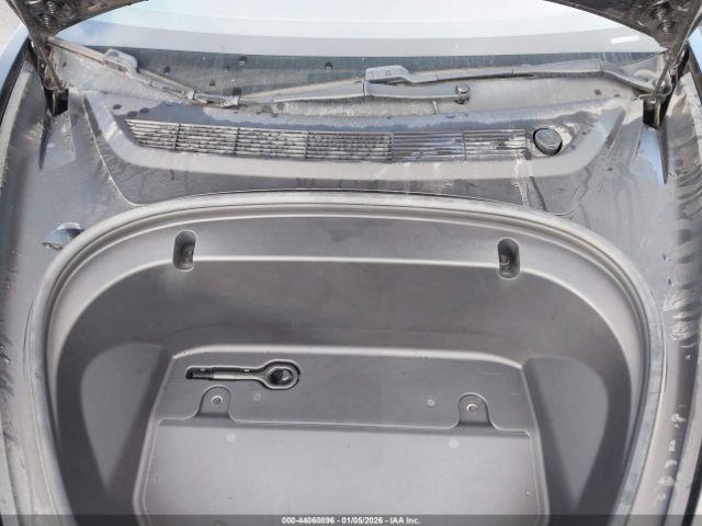 Tesla Model 3 Long Range Image 10