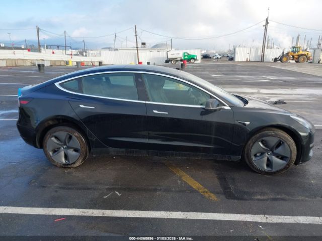 Tesla Model 3 Long Range Image 2