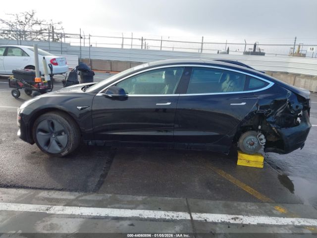Tesla Model 3 Long Range Image 3