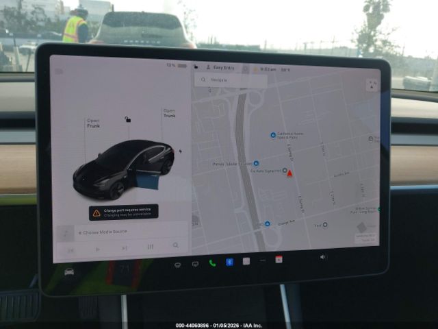 Tesla Model 3 Long Range Image 18