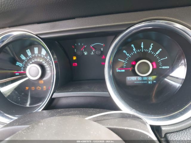 Ford Mustang V6 Image 3