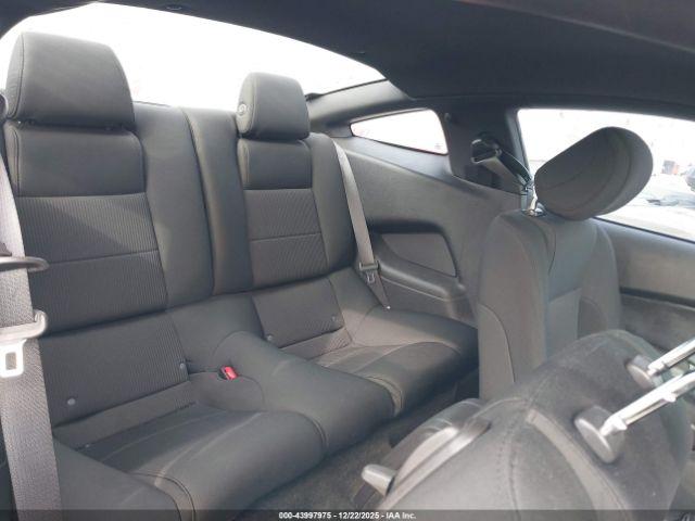 Ford Mustang V6 Image 14