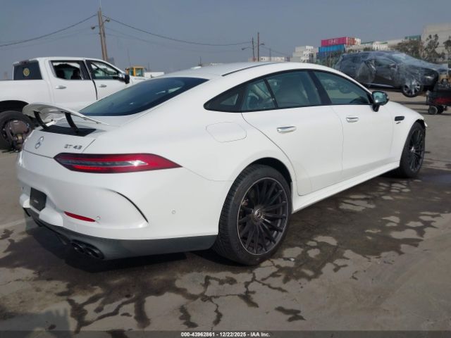 Mercedes-Benz G-Class Image 2