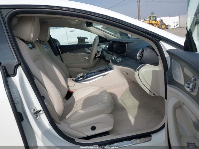 Mercedes-Benz G-Class Image 16