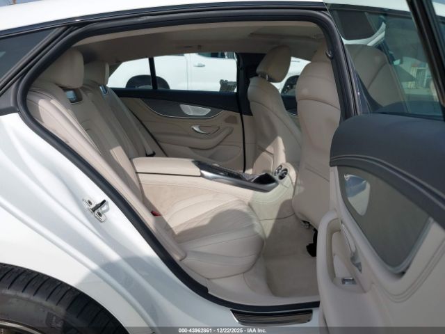 Mercedes-Benz G-Class Image 8