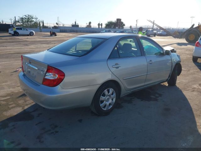 Toyota Camry Le Image 3