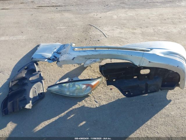 Toyota Camry Le Image 7