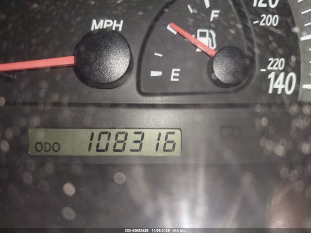 Toyota Camry Le Image 13