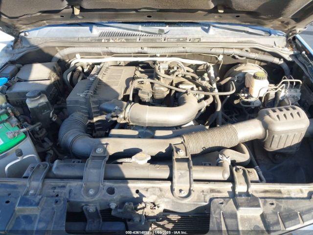 Nissan Frontier S Image 9