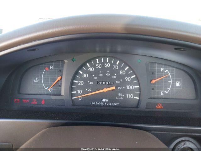 Toyota Tacoma Image 5