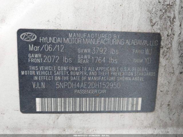 Hyundai ELANTRA Image 11