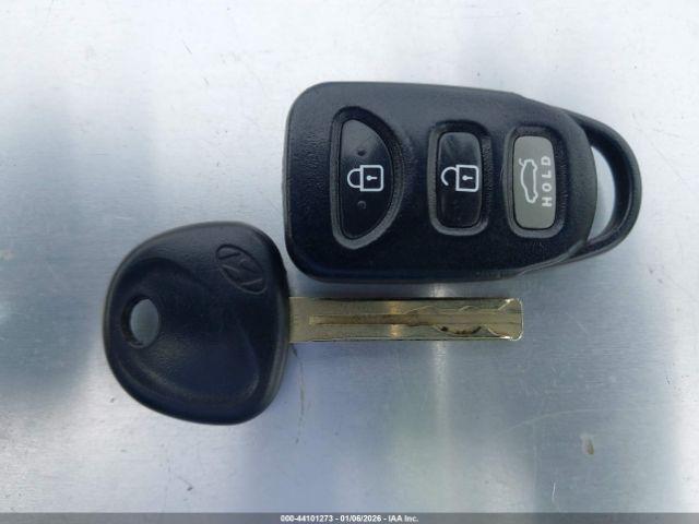 Hyundai ELANTRA Image 10