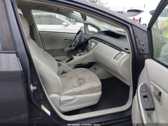 Toyota Prius Three Image 3