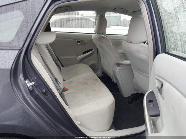 Toyota Prius Three Image 10