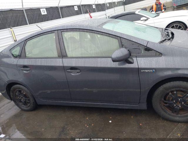 Toyota Prius Three Image 8