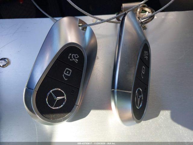 Mercedes-Benz C-Class Image 11