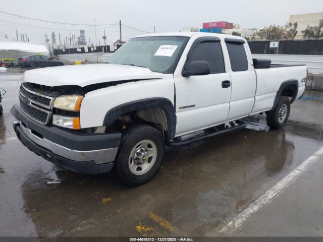 Chevrolet Silverado 2500 Work Truck Image 11