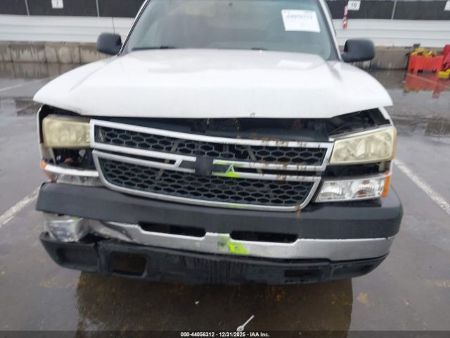 Chevrolet Silverado 2500 Work Truck Image 7