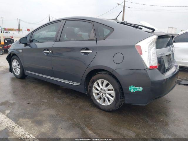 Toyota Prius Image 11