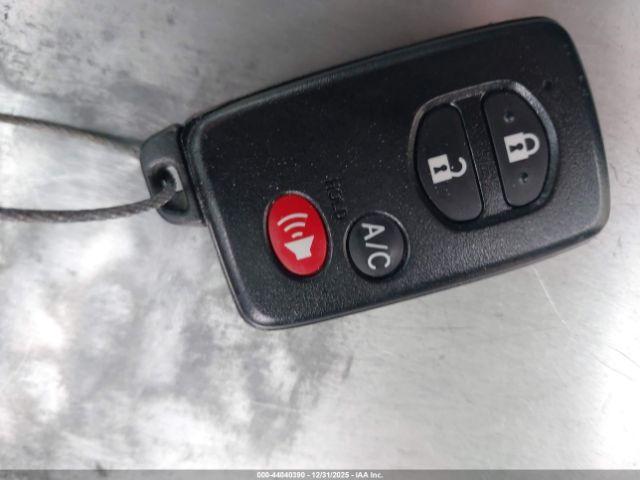 Toyota Prius Image 9