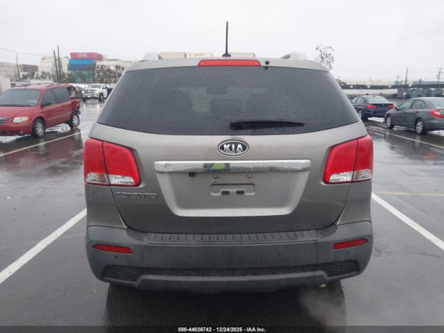 Kia Sorento Lx Image 9