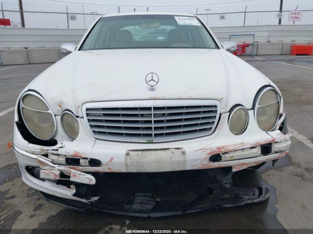 Mercedes-Benz E-Class Image 12