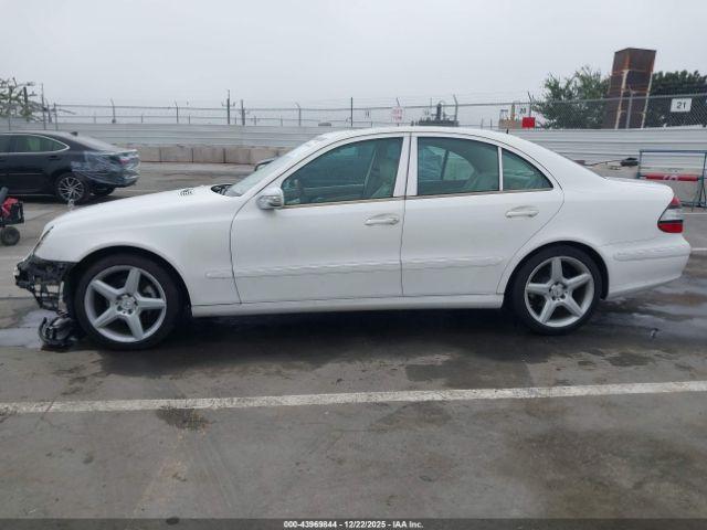 Mercedes-Benz E-Class Image 11