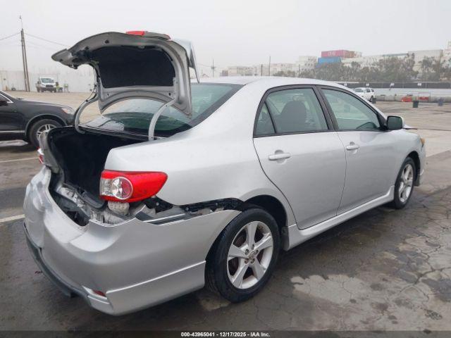Toyota Corolla S Image 15