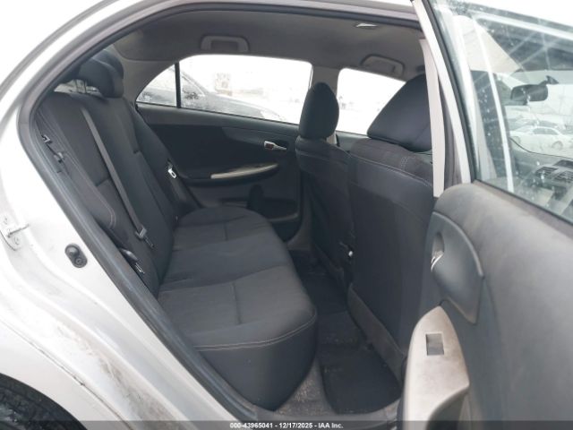 Toyota Corolla S Image 10