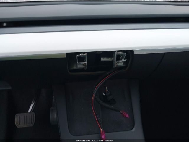 Tesla Model Y Long Range Dual Motor All-wheel Drive Image 15