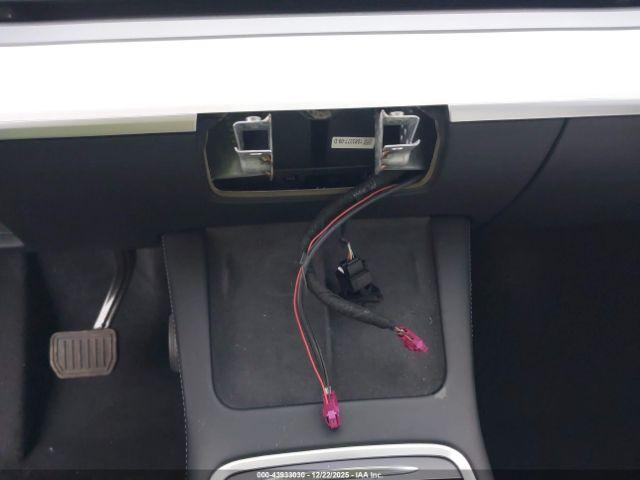 Tesla Model Y Long Range Dual Motor All-wheel Drive Image 10