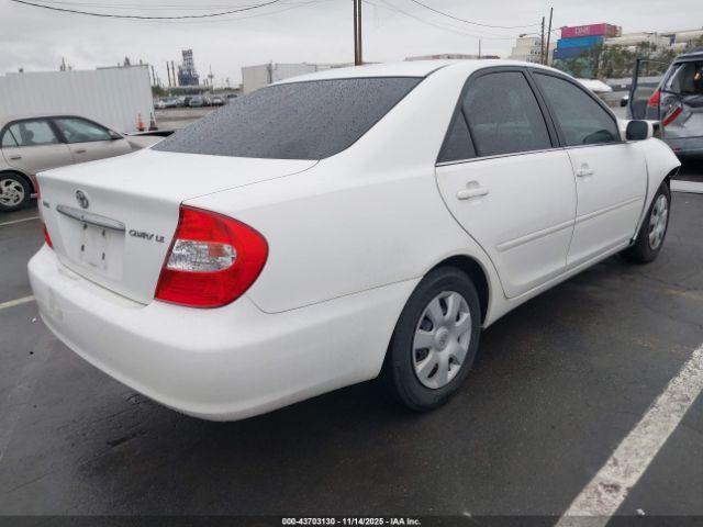 Toyota Camry Le Image 2