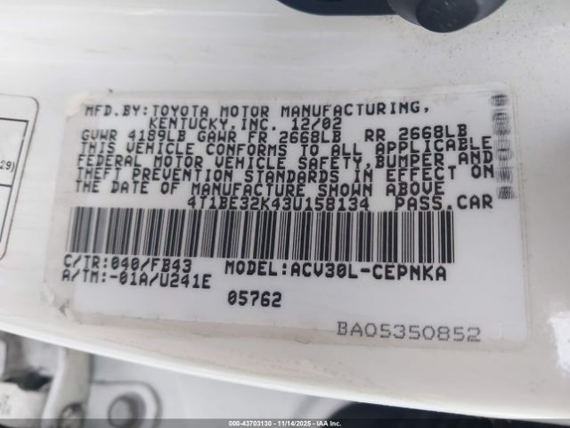 Toyota Camry Le Image 11