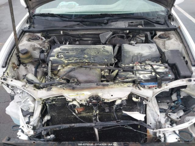 Toyota Camry Le Image 5