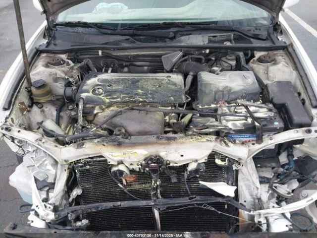 Toyota Camry Le Image 5