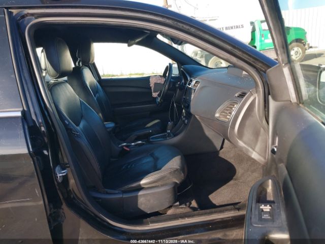 Chrysler 200 Limited Image 7