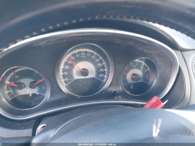 Chrysler 200 Limited Image 8