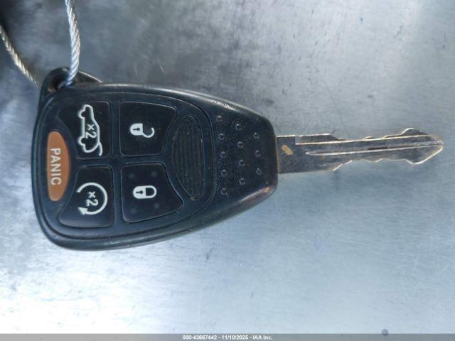 Chrysler 200 Limited Image 10