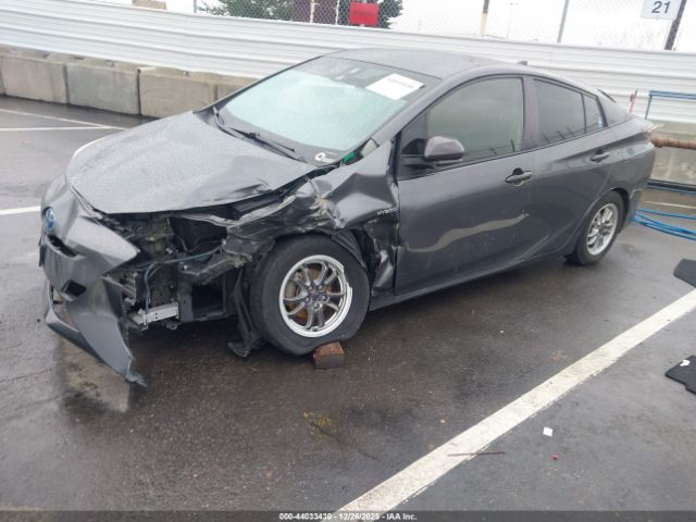 Toyota Prius Two Image 9