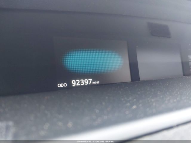 Toyota Prius Two Image 11