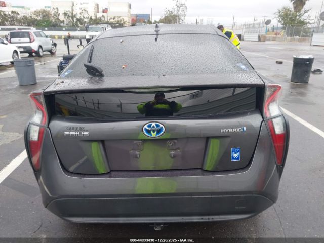 Toyota Prius Two Image 10