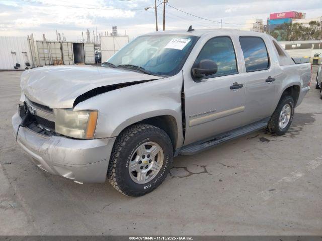 Chevrolet Avalanche 1500 Ls Image 11