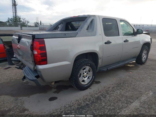 Chevrolet Avalanche 1500 Ls Image 2