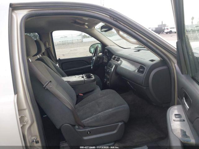 Chevrolet Avalanche 1500 Ls Image 15