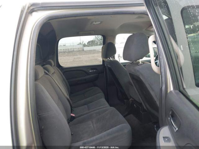 Chevrolet Avalanche 1500 Ls Image 4