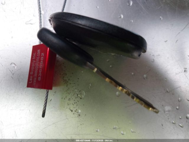 Chevrolet Avalanche 1500 Ls Image 10