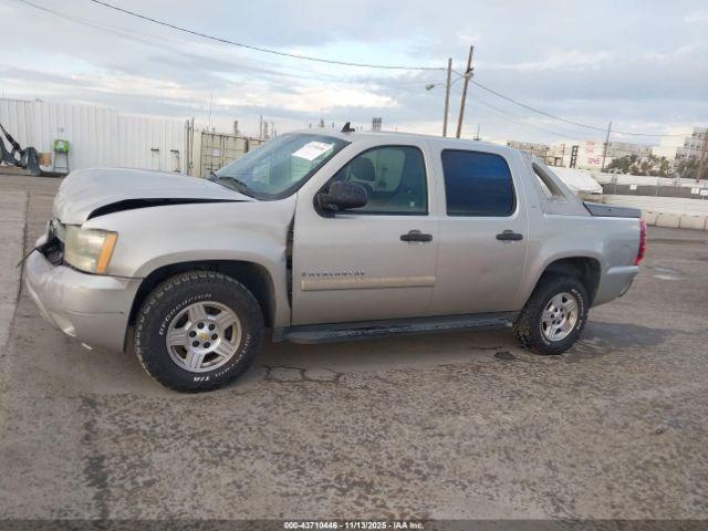 Chevrolet Avalanche 1500 Ls Image 13