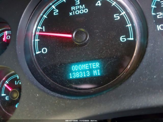 Chevrolet Avalanche 1500 Ls Image 3