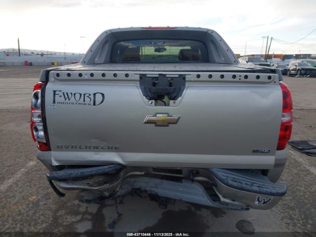 Chevrolet Avalanche 1500 Ls Image 14