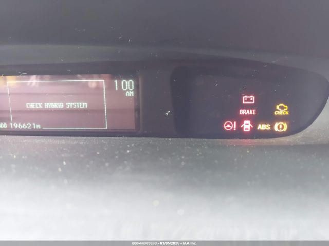 Toyota Prius Four Image 12